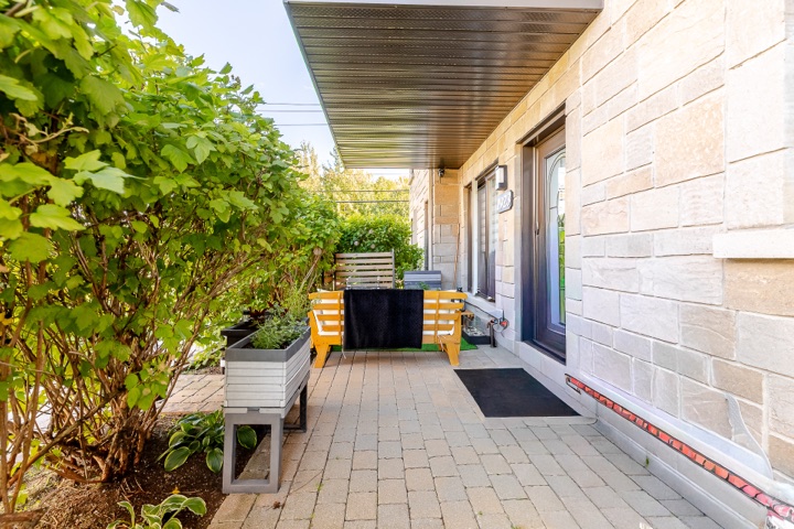 Extérieur — 523 bld jean talon ouest, Québec